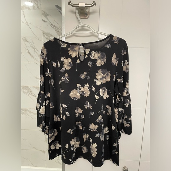 Cleo Floral Top - Picture 2 of 3